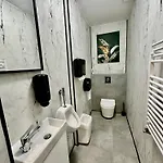 Poziom 4, Prywatna łazienka, Wspólna Toaleta, Free Wi-fi, Free Parking Apartamento