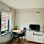アパート Poziom 4 - Prywatny Prysznic, Wspolne Wc カトヴィツェ