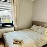 Poziom 4 - Prywatny Prysznic, Wspolne Wc * カトヴィツェ