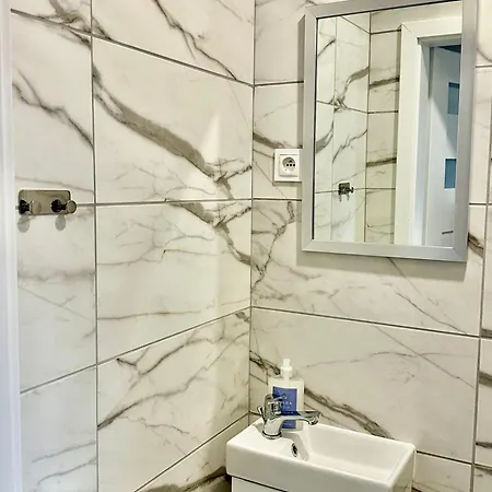 Apartmán Poziom 4 - Prywatny Prysznic, Wspolne Wc Katovice