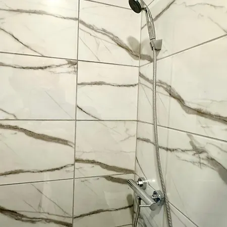 Apartmán Poziom 4 - Prywatny Prysznic, Wspolne Wc Katovice