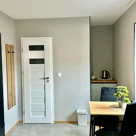 Appartamento Poziom 4 - Prywatny Prysznic, Wspolne Wc *