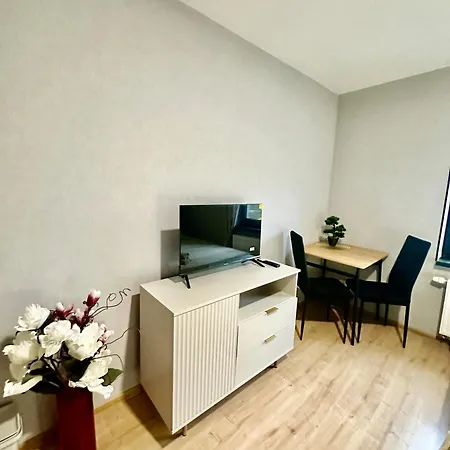 Poziom 4 - Prywatny Prysznic, Wspolne Wc *