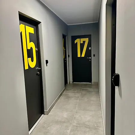 Poziom 4, Prywatna Lazienka, Wspolna Toaleta, Free Wi-fi, Free Parking * 카토비체