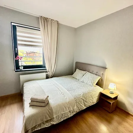 Poziom 4, Prywatna Lazienka, Wspolna Toaleta, Free Wi-fi, Free Parking