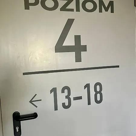 Poziom 4 - Prywatny Prysznic, Wspolne Wc *