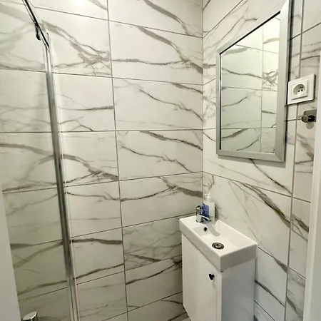 Poziom 4 - Prywatny Prysznic, Wspolne Wc *