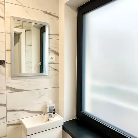 Poziom 4 - Prywatny Prysznic, Wspolne Wc Apartmán *
