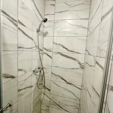 Poziom 4 - Prywatny Prysznic, Wspolne Wc Apartmán Katovice