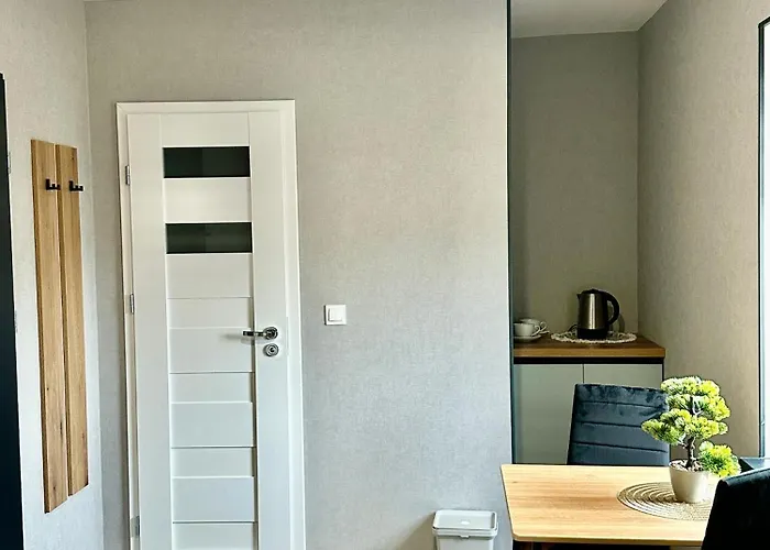 Appartamento Poziom 4 - Prywatny Prysznic, Wspolne Wc *