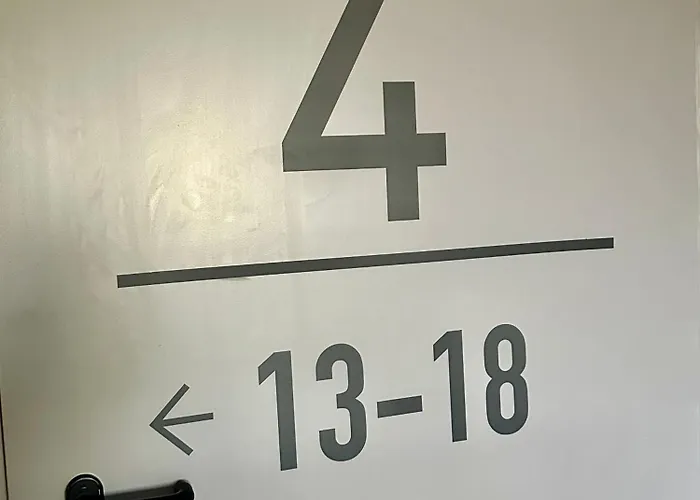 Poziom 4 - Prywatny Prysznic, Wspolne Wc *