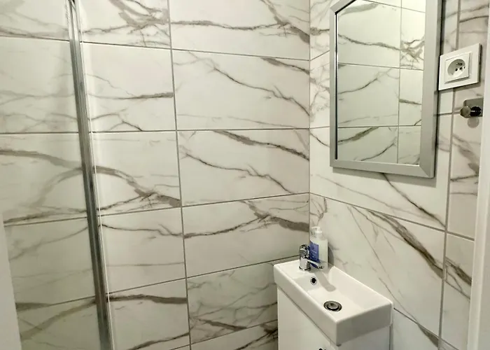 Poziom 4 - Prywatny Prysznic, Wspolne Wc *