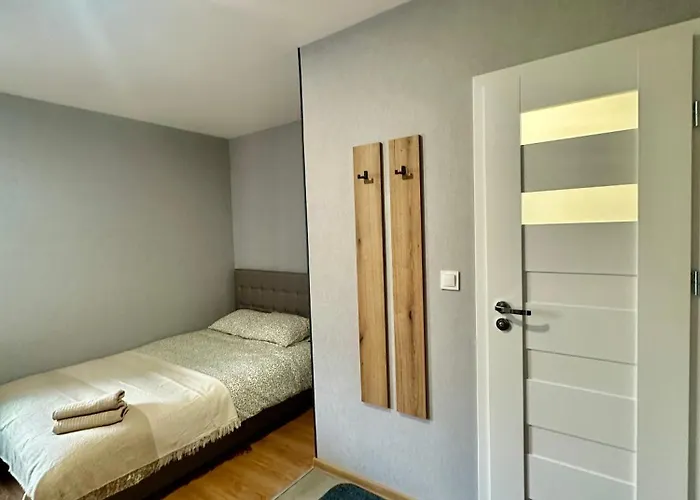 Appartamento Poziom 4 - Prywatny Prysznic, Wspolne Wc