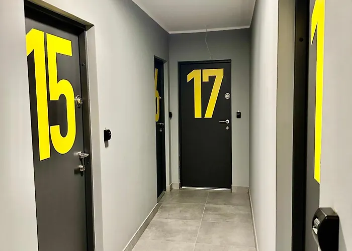 Poziom 4 - Prywatny Prysznic, Wspolne Wc Appartamento Katowice