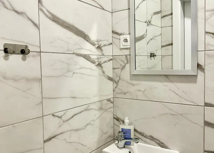 Poziom 4 - Prywatny Prysznic, Wspolne Wc *